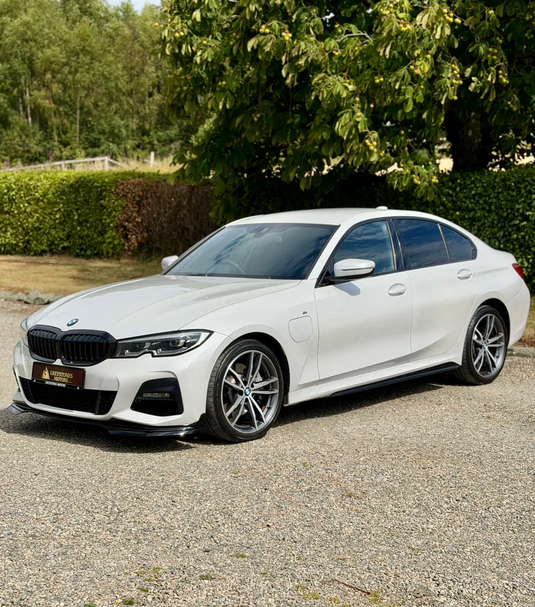 192 BMW 330e M Sport - M Performance kit + wheels - Image 1