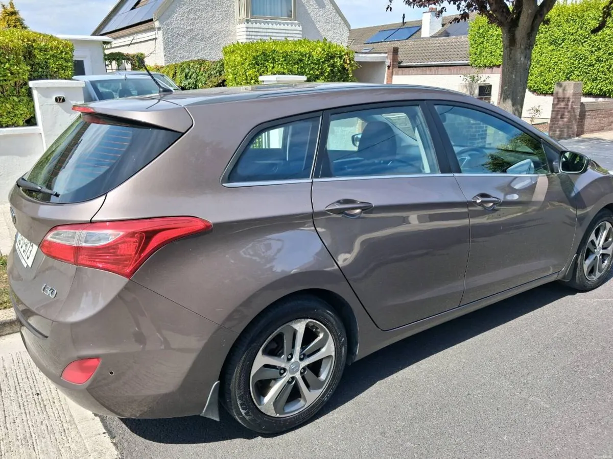 Hyundai i30 estate diesel 2015 - Image 2