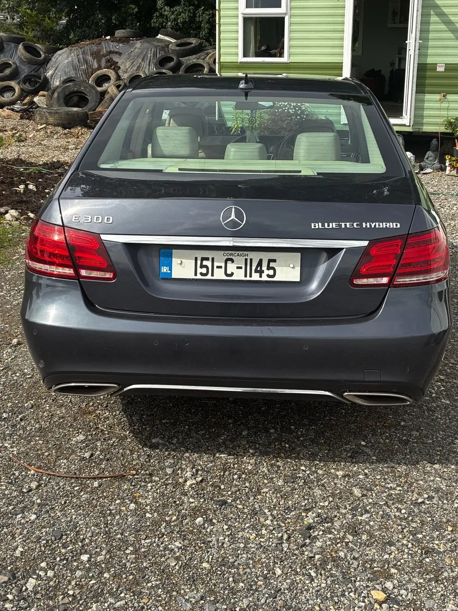 Mercedes E300 blueteck hybrid - Image 3