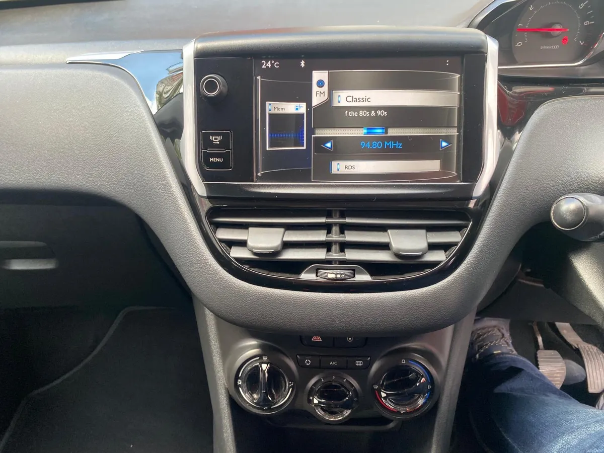 Peugeot 208 2014 - Image 5