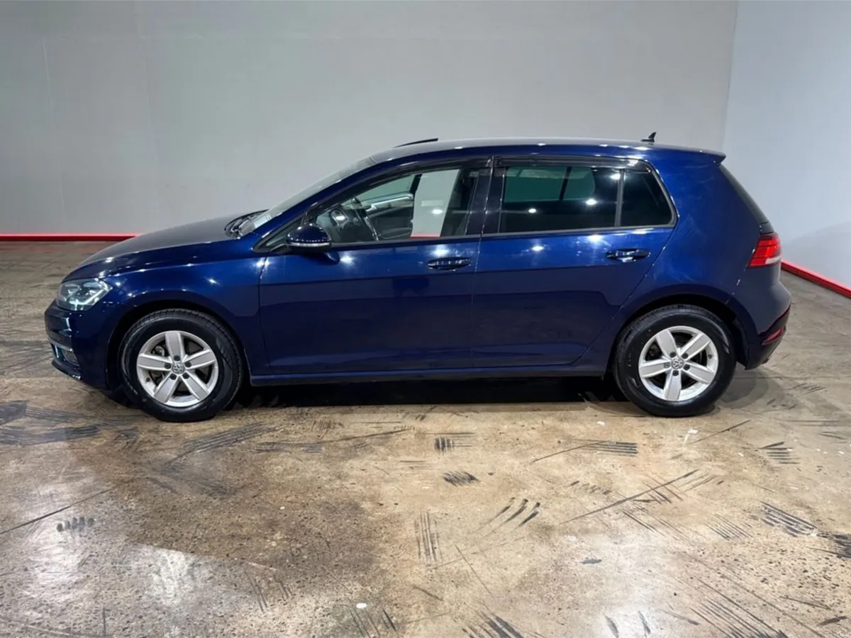 Volkswagen Golf 1.2 AUTOMATIC - FACTORY ALLOYS - C - Image 6