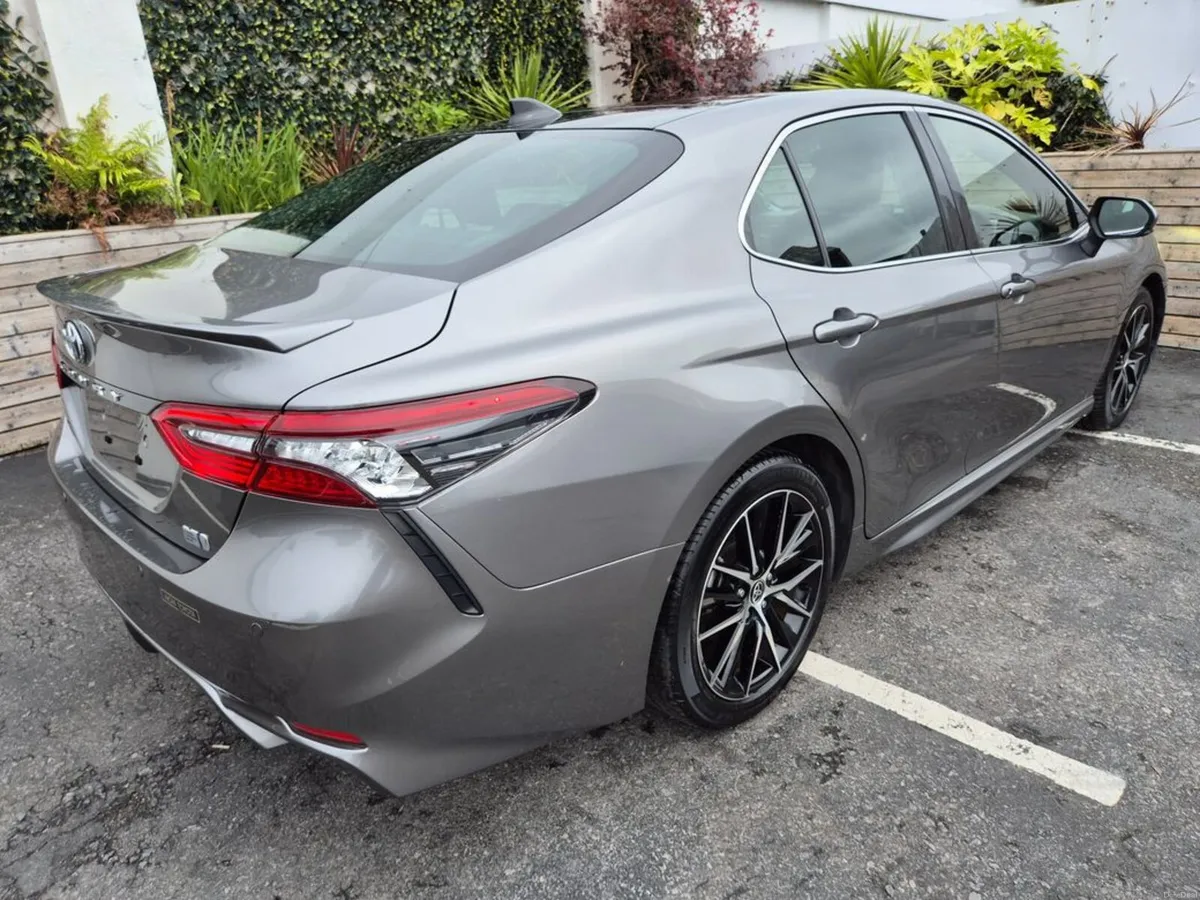 Toyota Camry 2.5 HYBRID / WS WITH LEATHER PACK AND - Image 6