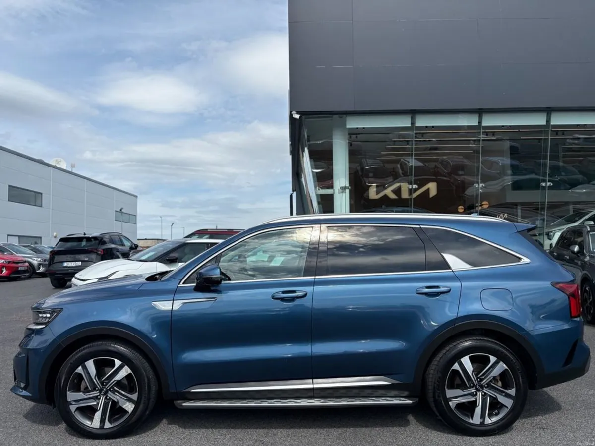 Kia Sorento 1.6 Plug In Hybrid ( 7 Seats ) - Image 3