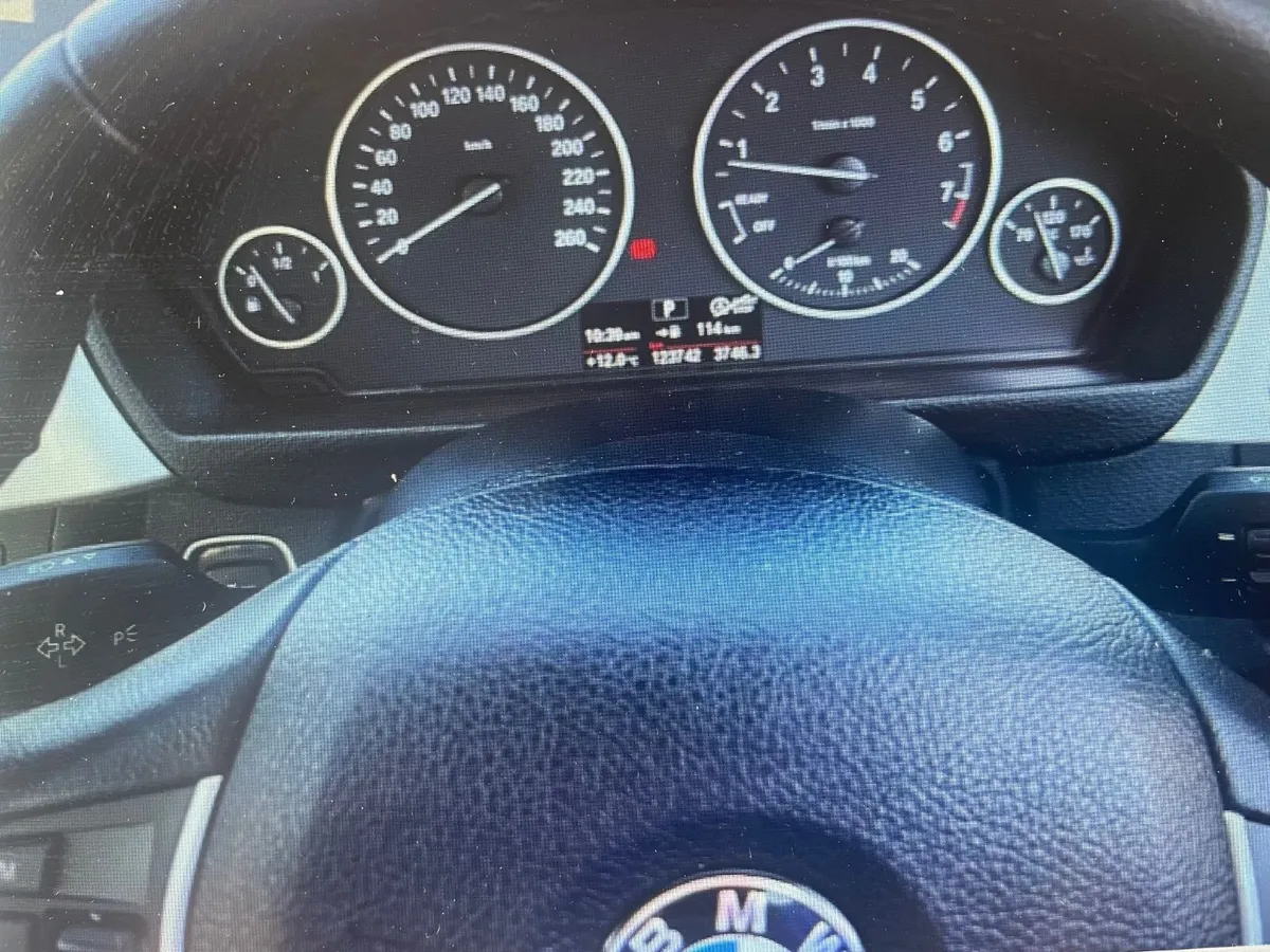 BMW 3-Series 2015 - 4 door saloon - Image 4