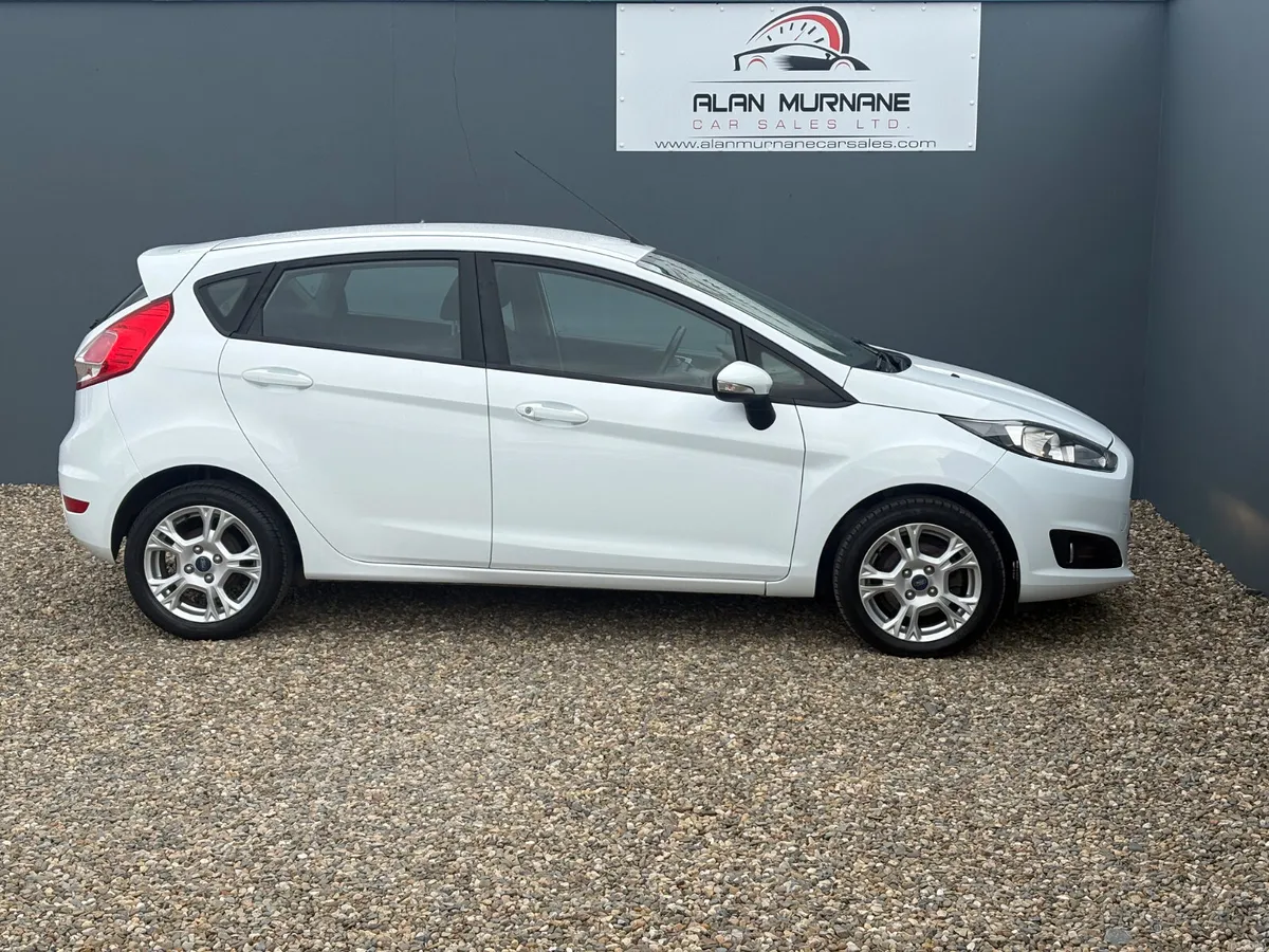 FORD FIESTA ZETEC 1.25 PETROL 2017 *MINT* - Image 4