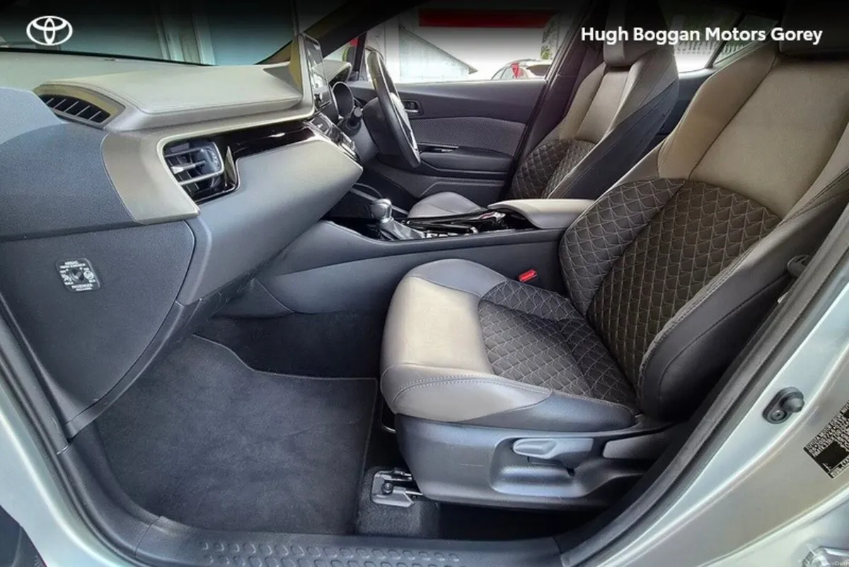 Toyota C-HR HYBRID SOL 4DR AUTO - Image 6