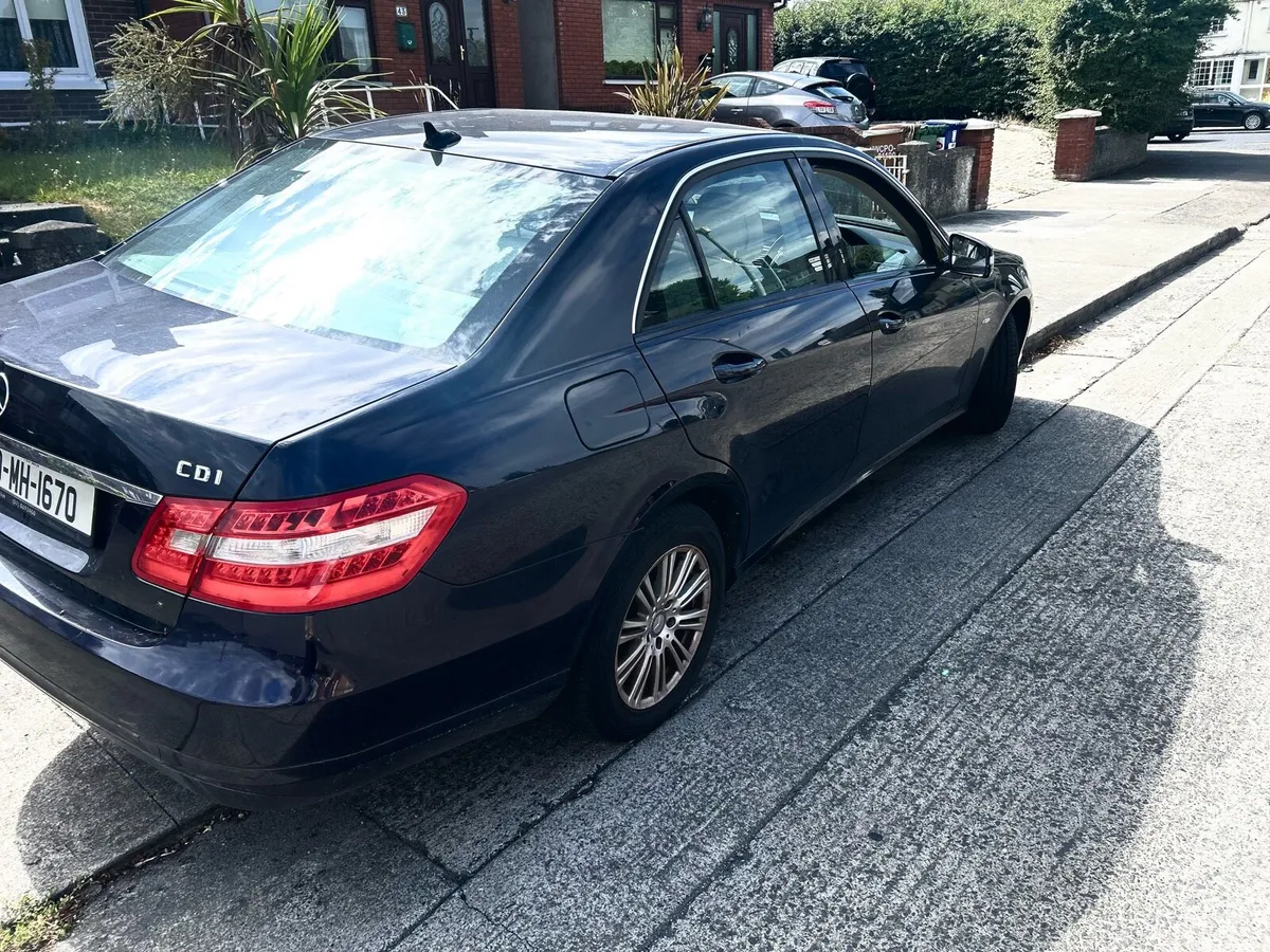 Mercedes e200 - Image 3