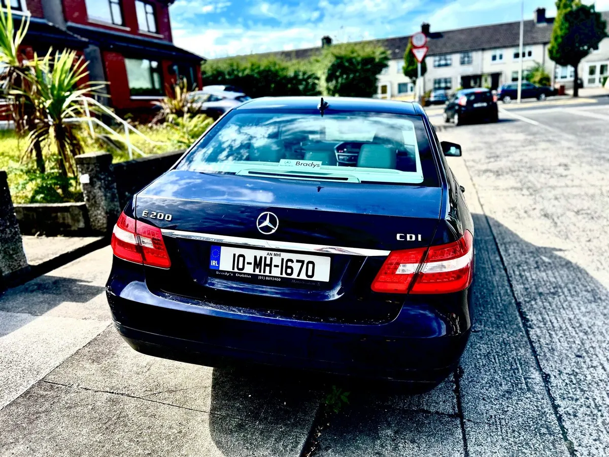 Mercedes e200 - Image 4