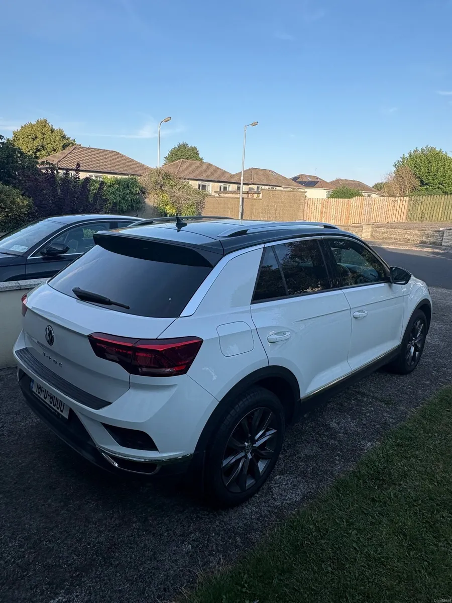 Volkswagen T-Roc *Automatic* - Image 2
