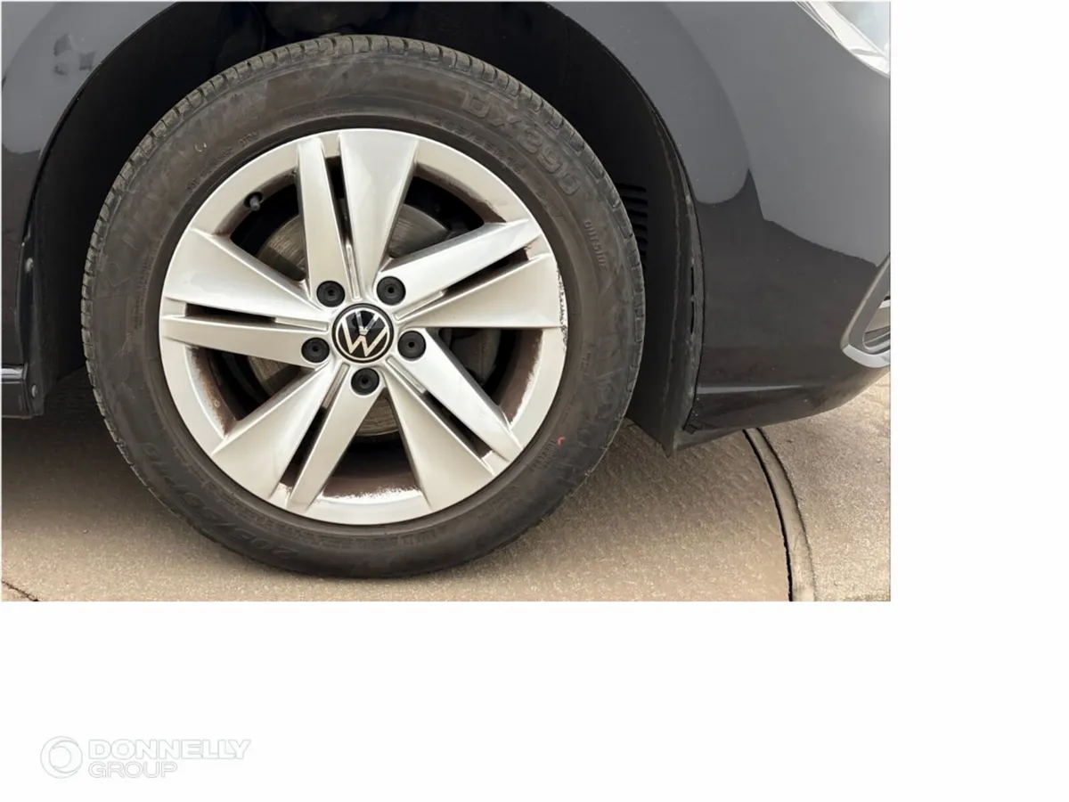 Volkswagen Golf Hatchback Life - Image 5