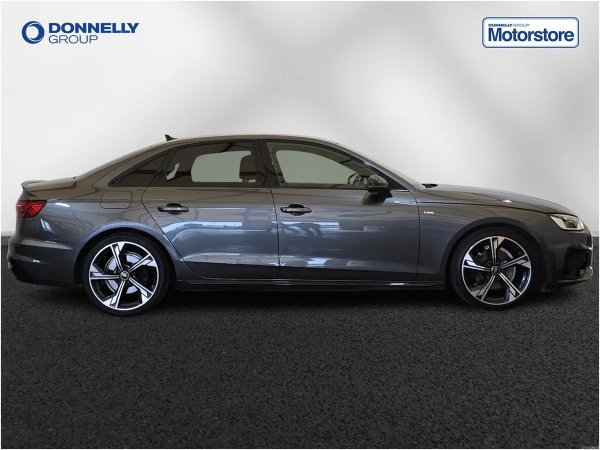 Audi A4 Saloon Black Edition - Image 3