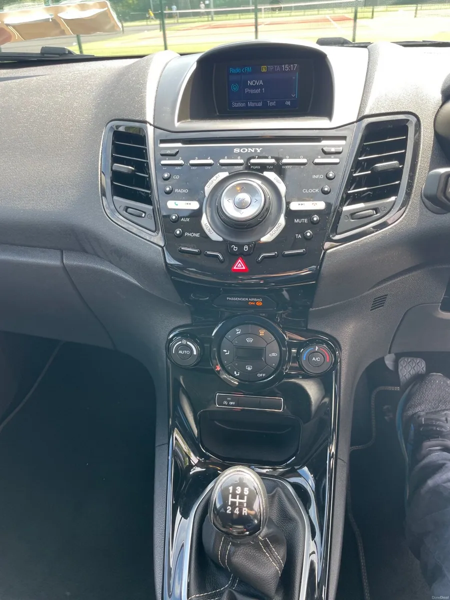 Ford Fiesta 2015 1.0L Ecoboost Titanium - Image 5