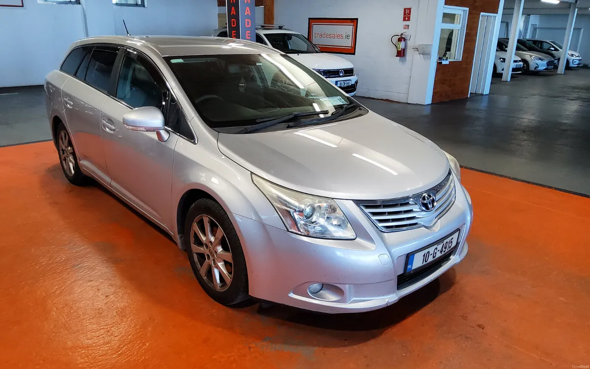 Toyota Avensis 2010 - Image 1