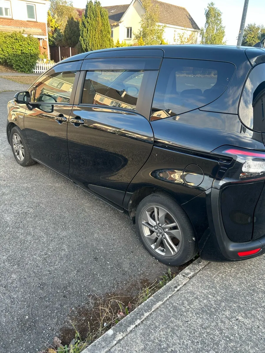 Toyota Sienta 2017 - Image 3