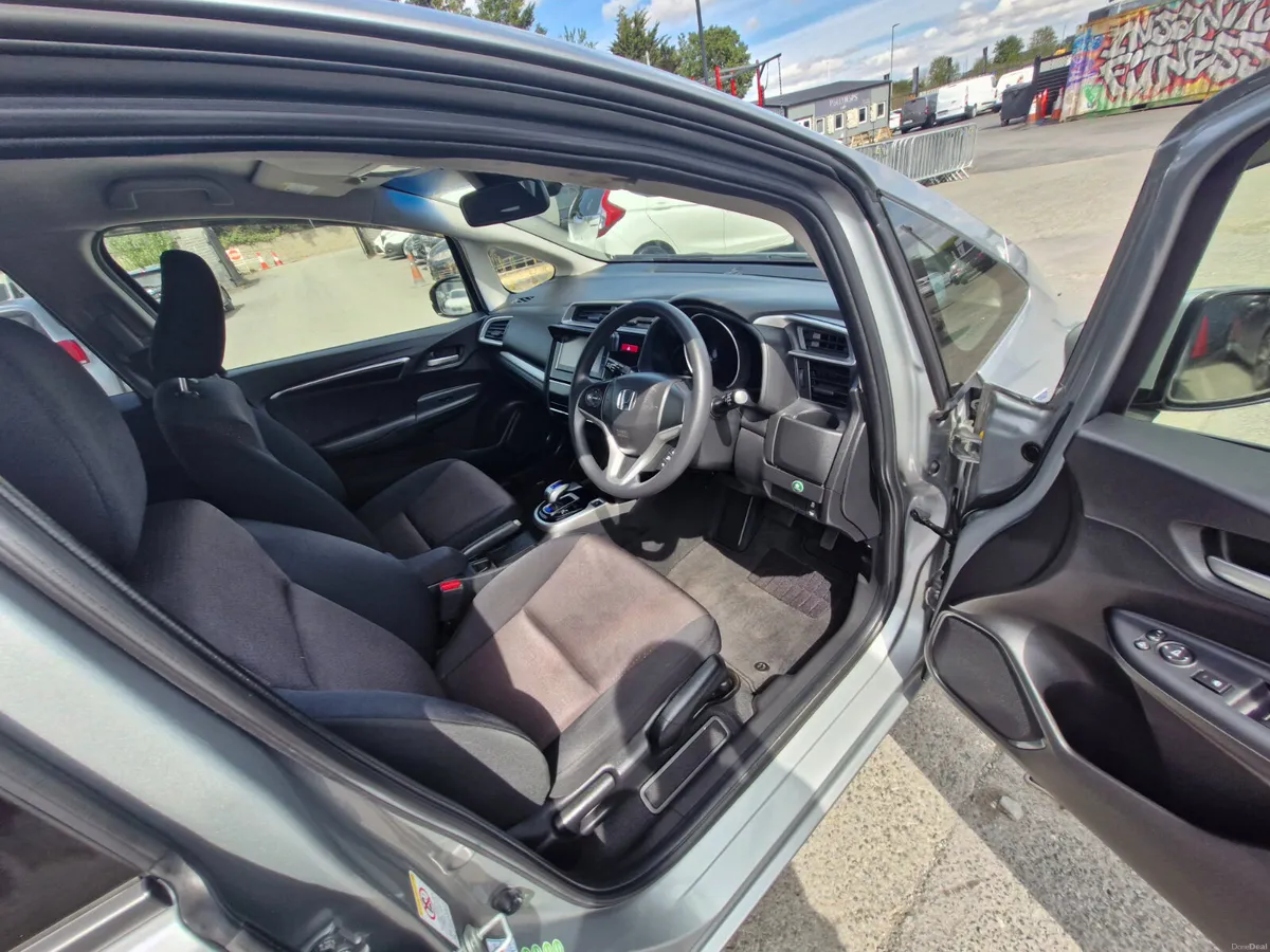 2013 Honda Fit 1.5L Hybrid Automatic Low Miles - Image 6