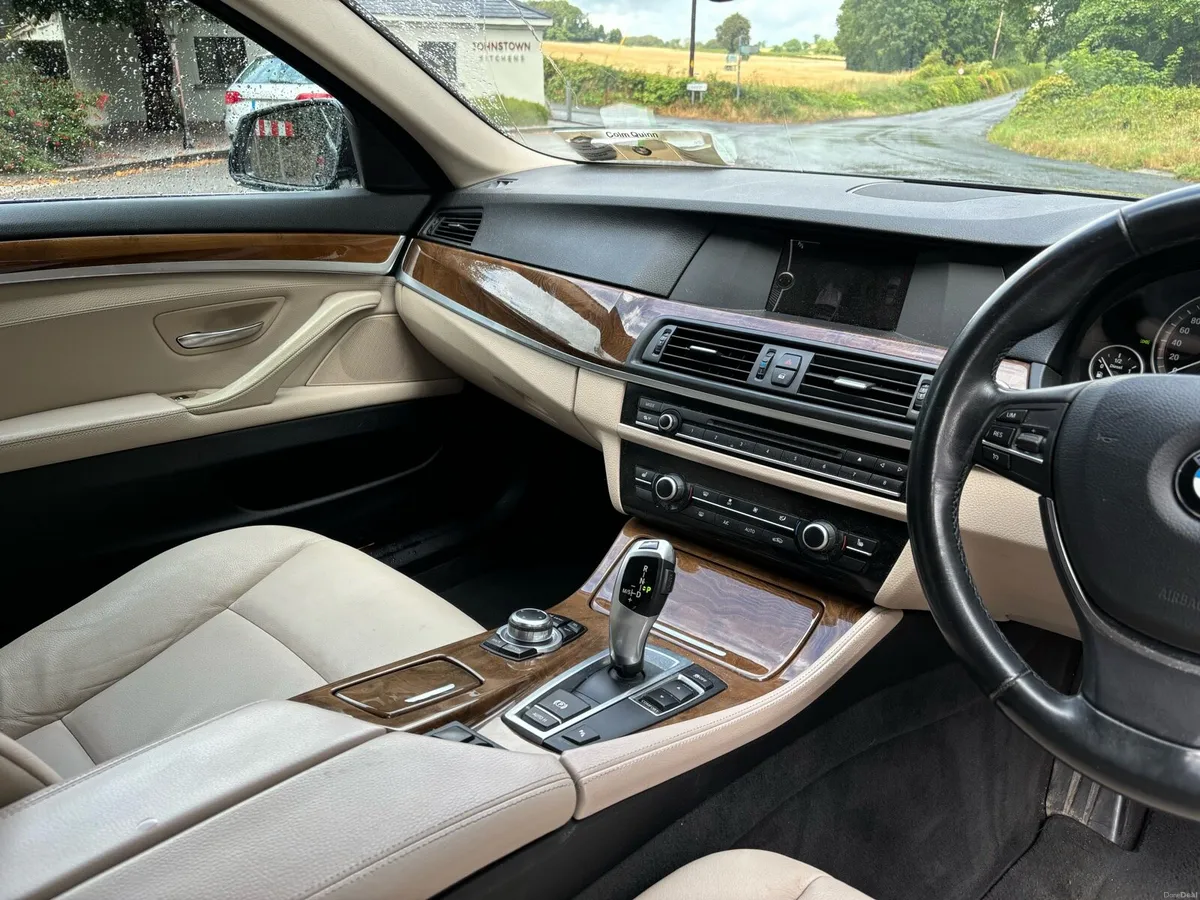 BMW 5 Series Touring - Image 5