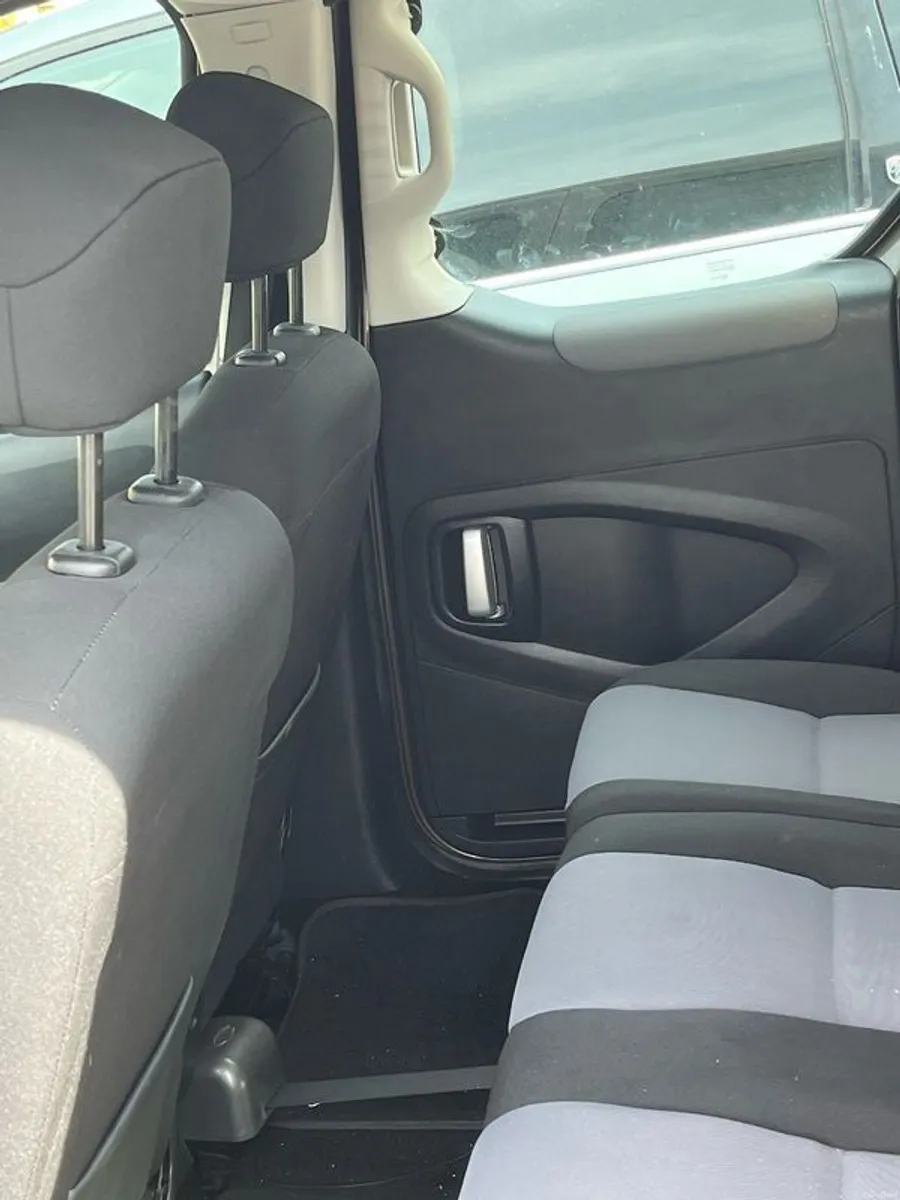 2014 Peugeot Partner Tepee - Image 3