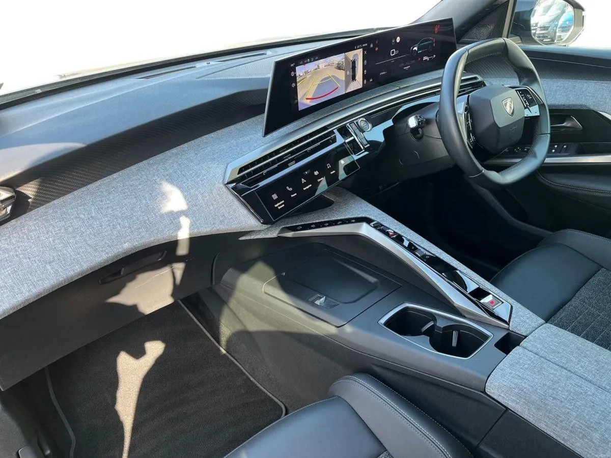 Peugeot 3008 1.2 MHEV 145bhp eDCS6 Allure - Image 2
