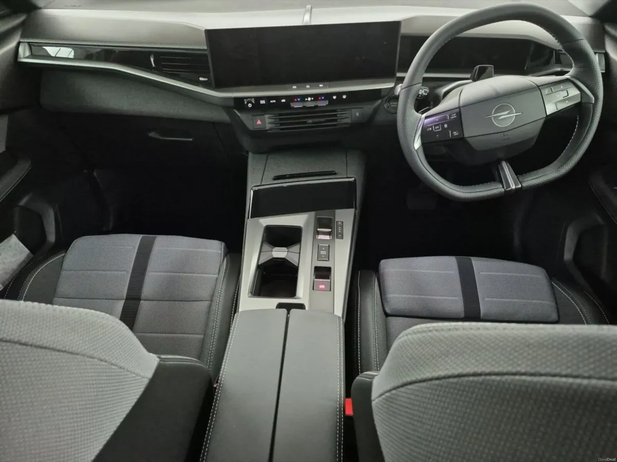 Opel Grandland Hybrid 145PS GS with Tech Pack - Image 3