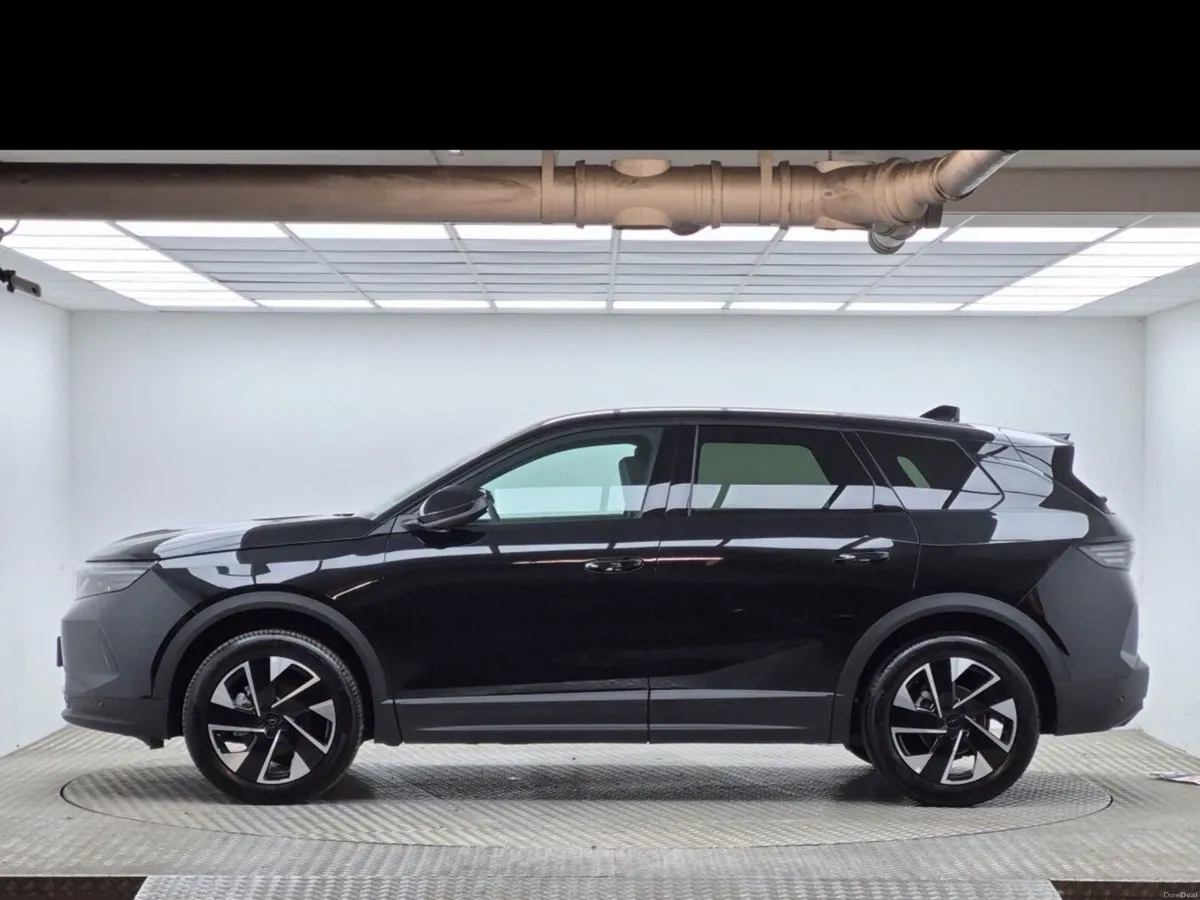 Opel Grandland Hybrid 145PS GS with Tech Pack - Image 5