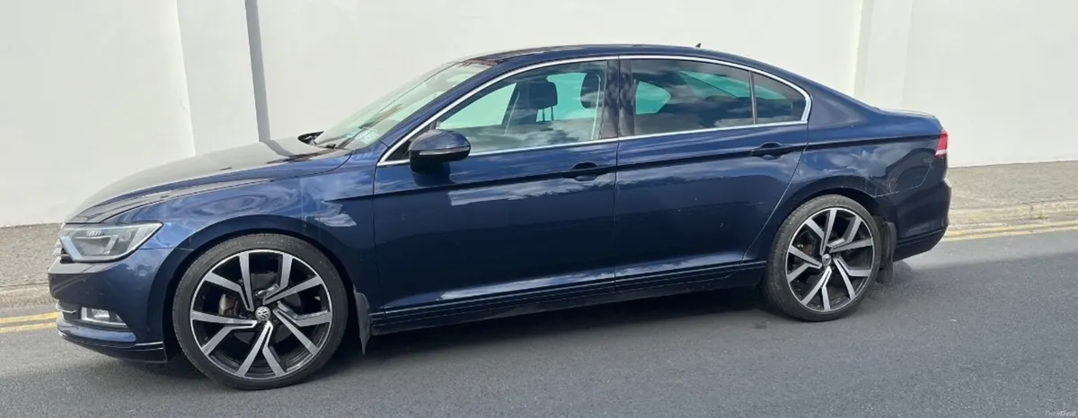 Volkswagen Passat 2015  2.0 SE Business BlueMotion - Image 2