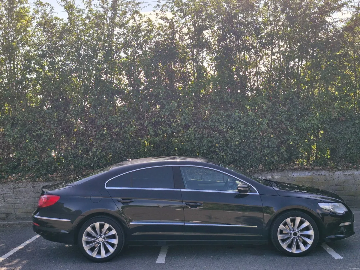 Volkswagen Passat CC - Image 2