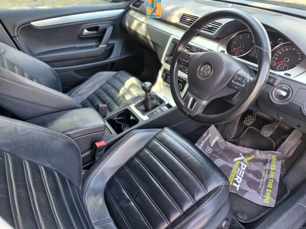 Volkswagen Passat CC - Image 4