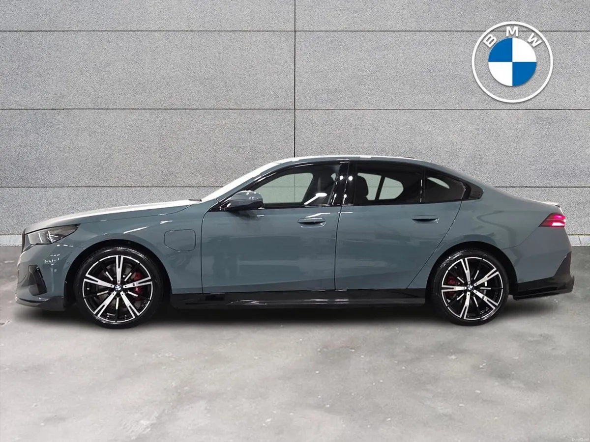 BMW 5-Series 530e M Sport Pro Saloon - Image 3