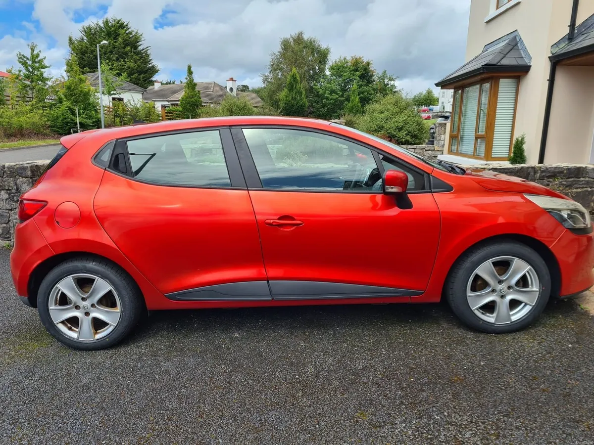 Renault Clio 2015 - Image 2