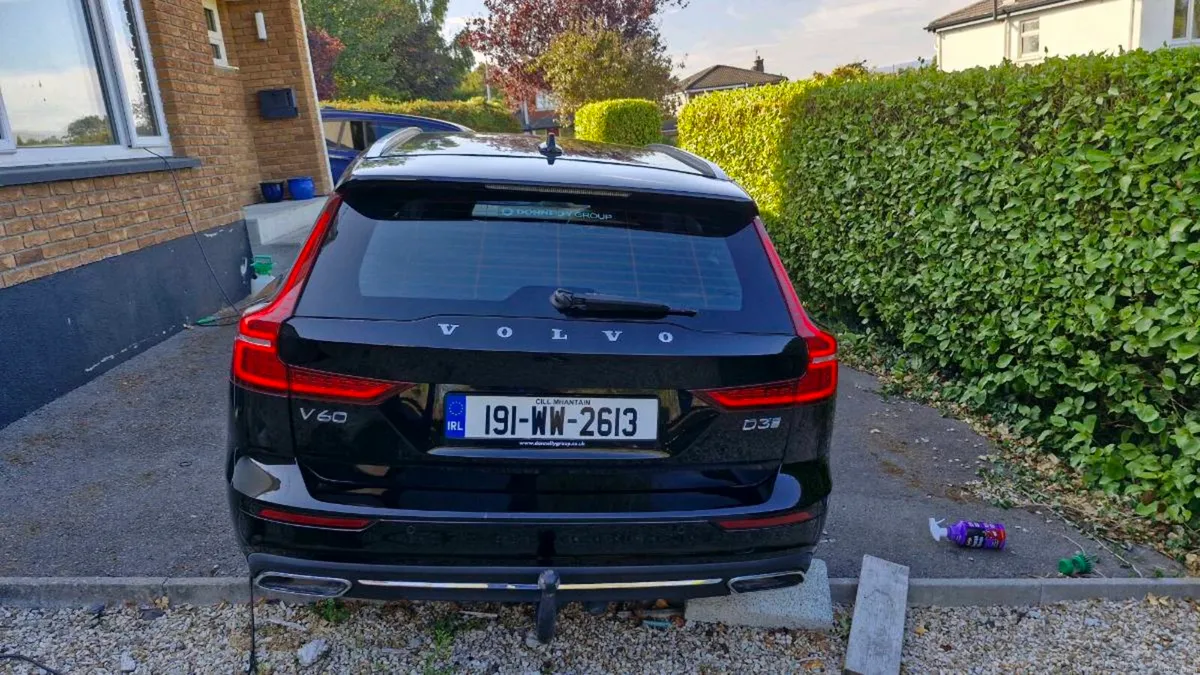 V60 - Image 2