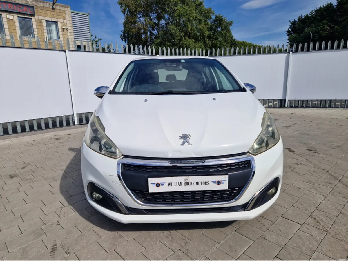 Peugeot 208 1.2 AUTO TOP SPEC - Image 4