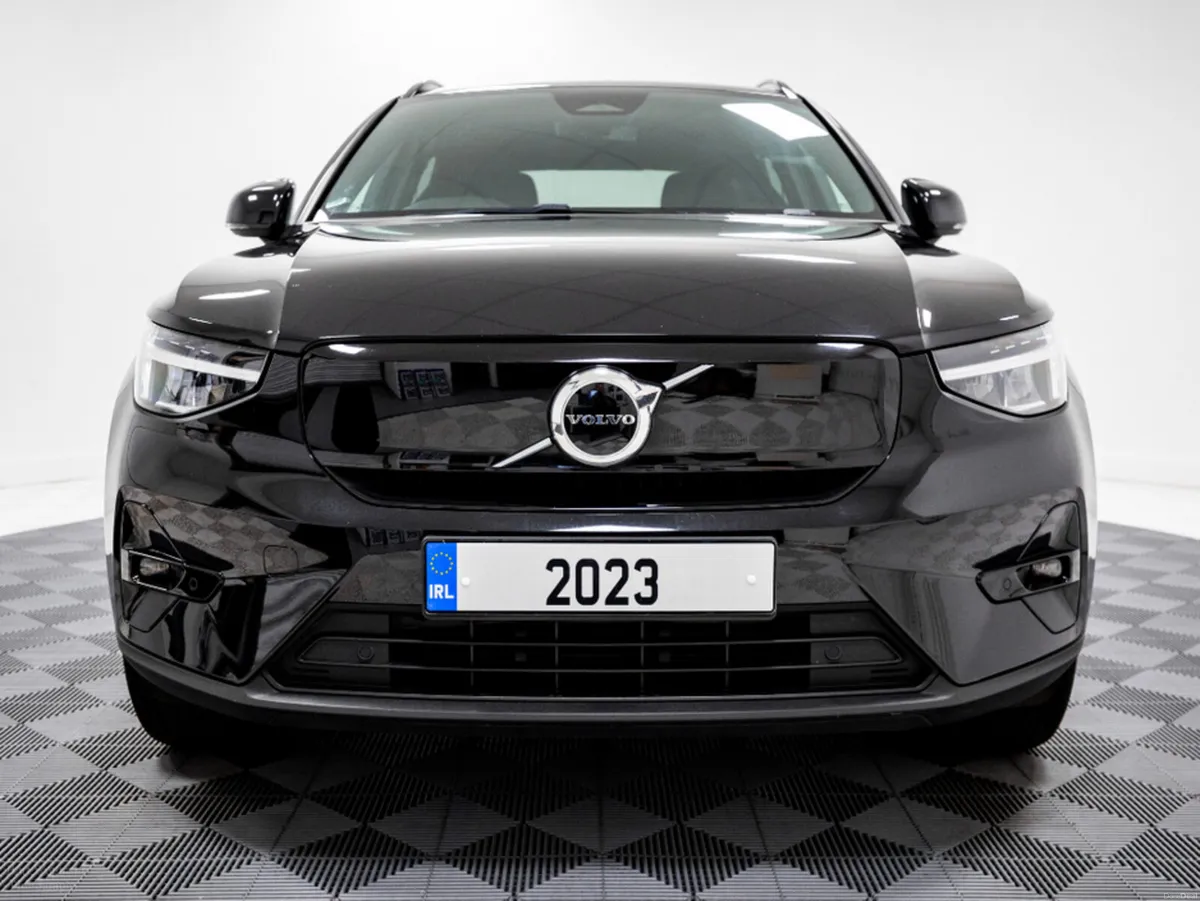 Volvo XC40 Recharge Plus 69kWh 230HP - Image 2