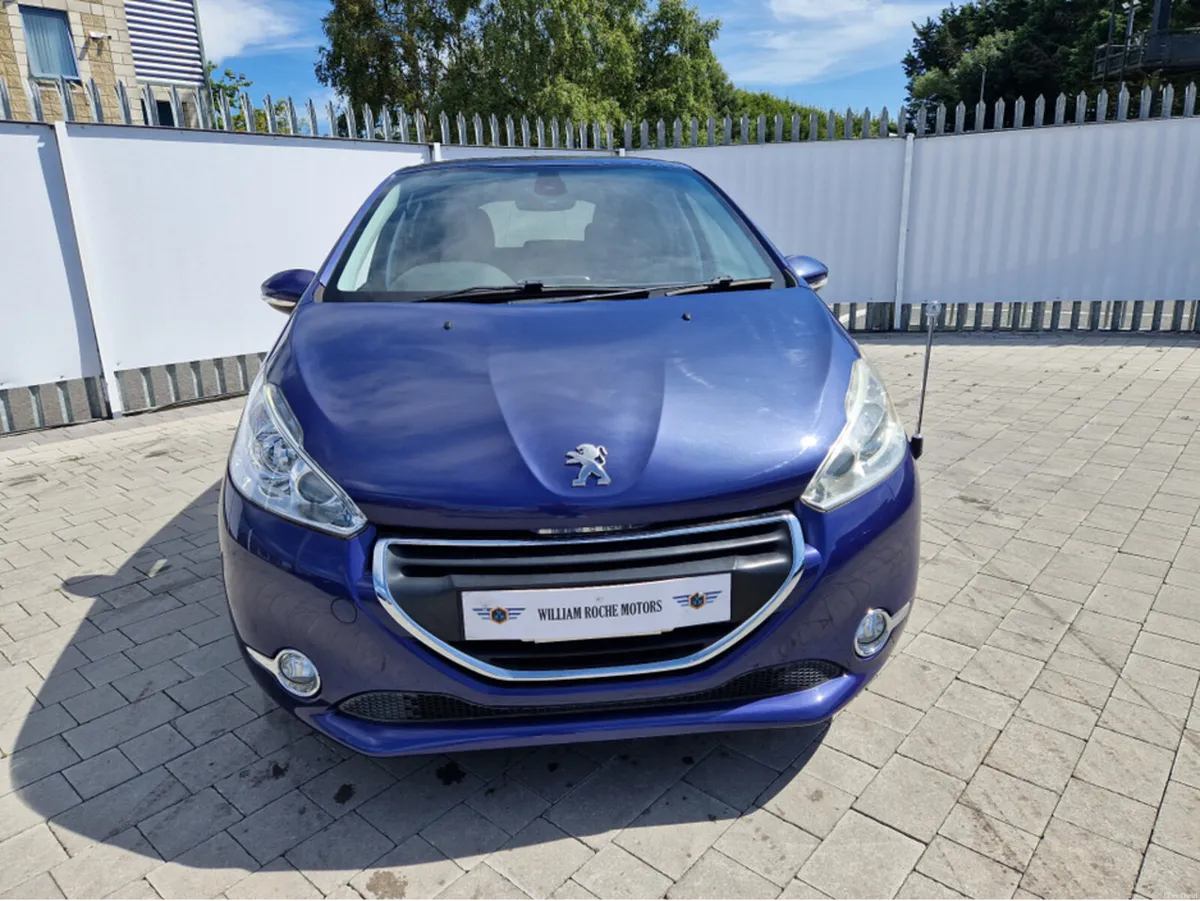 Peugeot 208 1.2 AUTO. - Image 4