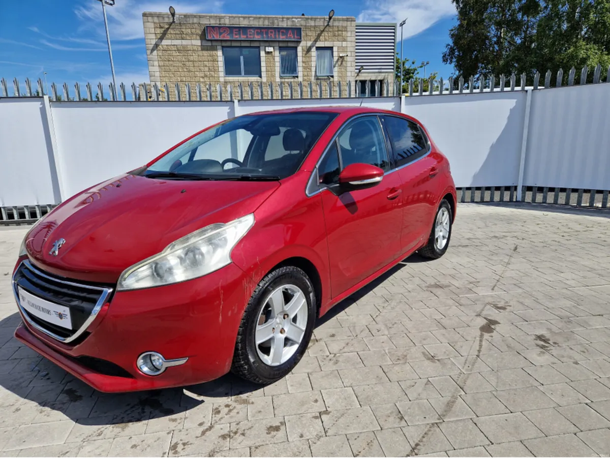 Peugeot 208 1.2 AUTO TOP SPEC - Image 3