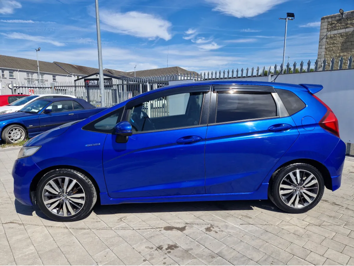 Honda Fit 1.5 HYBRID - Image 6