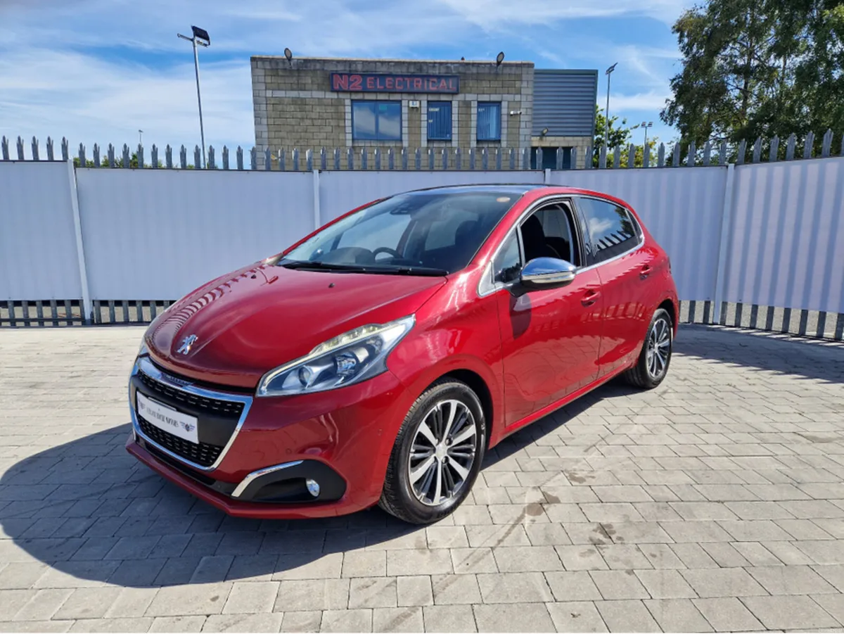 Peugeot 208 1.2 AUTO TOP SPEC - Image 3