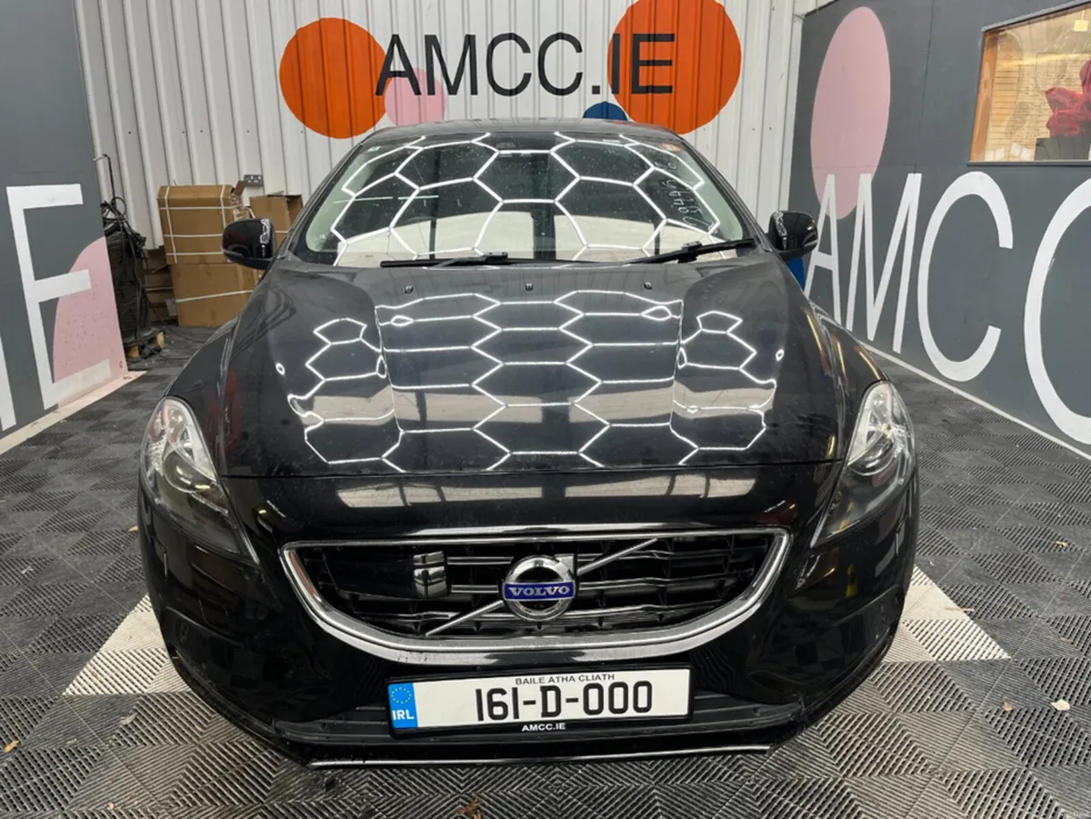 Volvo V40 2016 VOLVO V40 D4 AUTOMATIC / CRUISE CON - Image 2