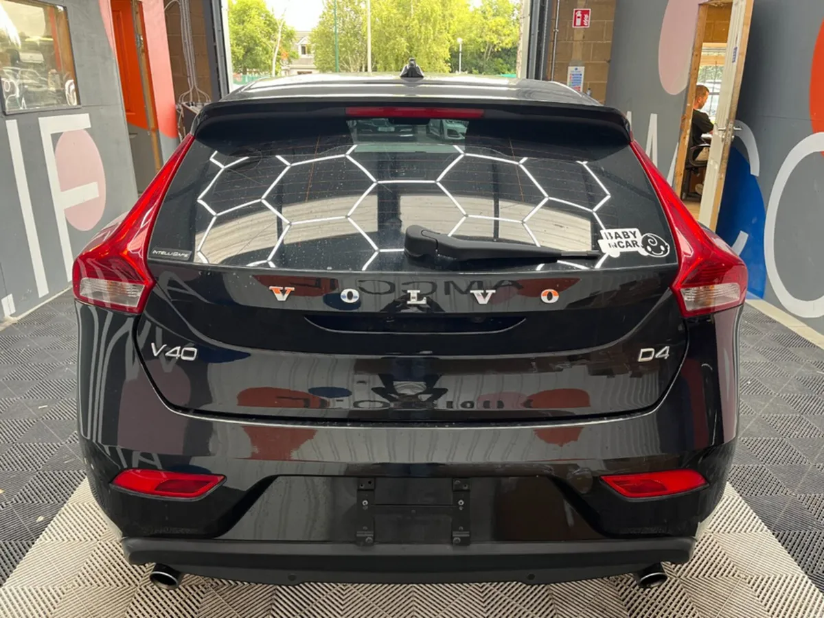 Volvo V40 2016 VOLVO V40 D4 AUTOMATIC / CRUISE CON - Image 4