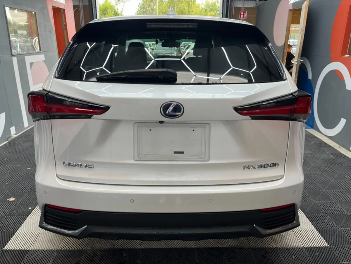Lexus NX LEXUX 2019  NX300H VERSION L 2.5 AUTOMATI - Image 4