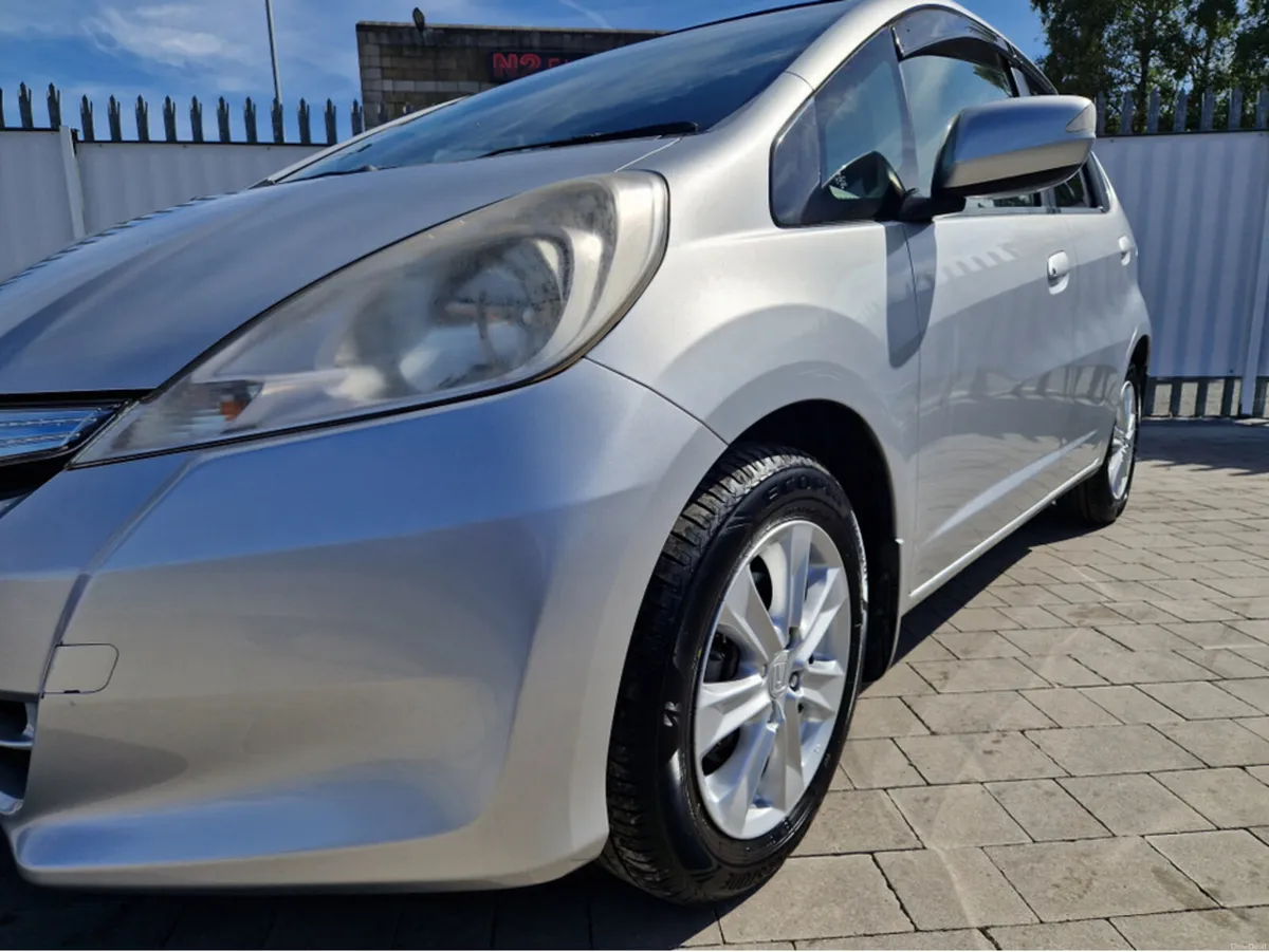 Honda Fit 1.3 HYBRID - Image 2