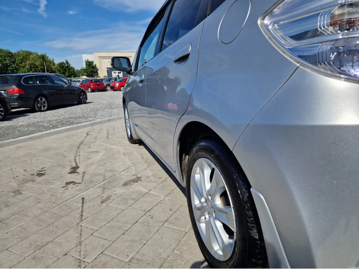 Honda Fit 1.3 HYBRID - Image 6
