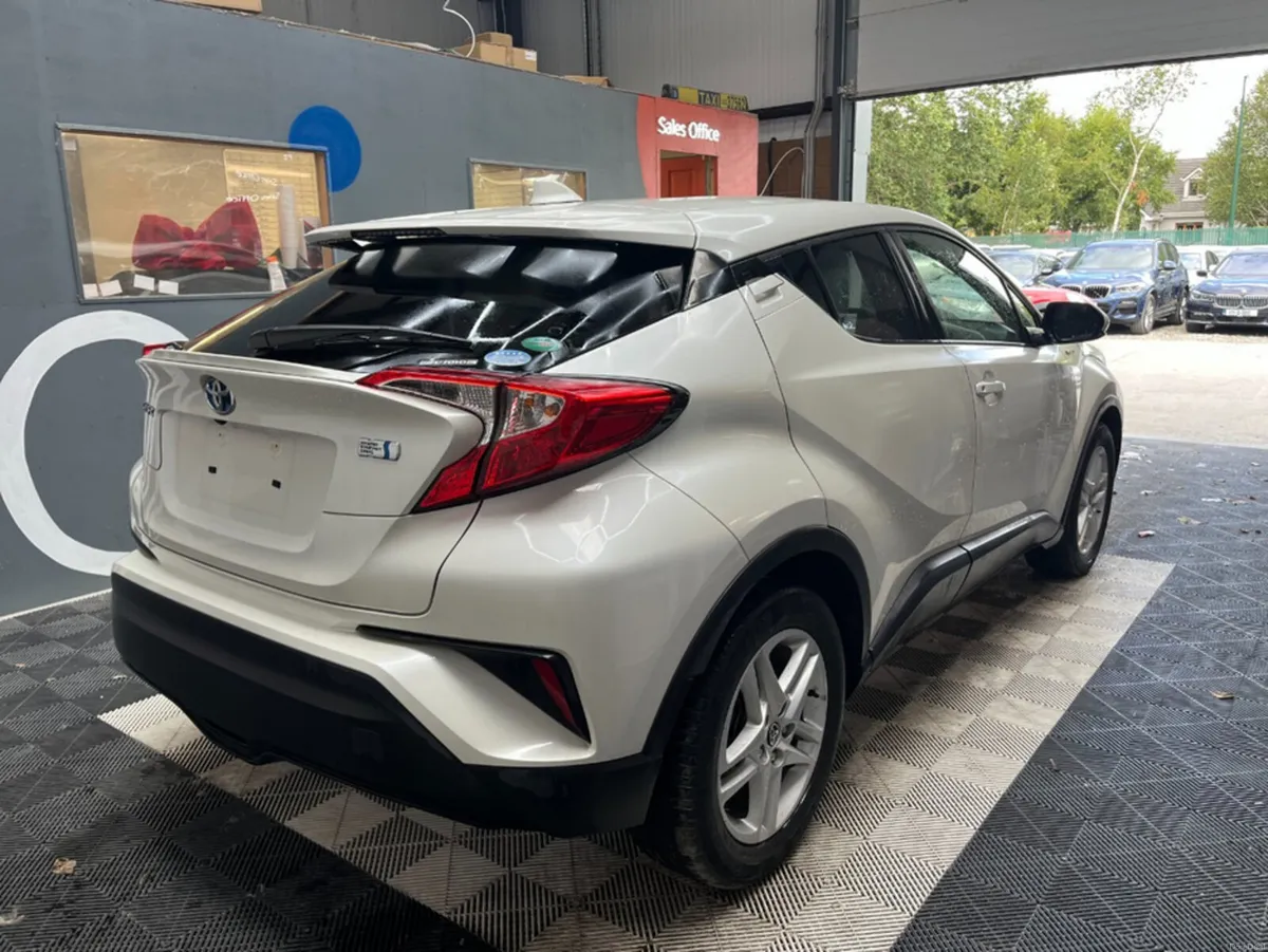 Toyota C-HR 2020 TOYOTA C-HR S 1.8 AUTOMATIC / CRU - Image 3