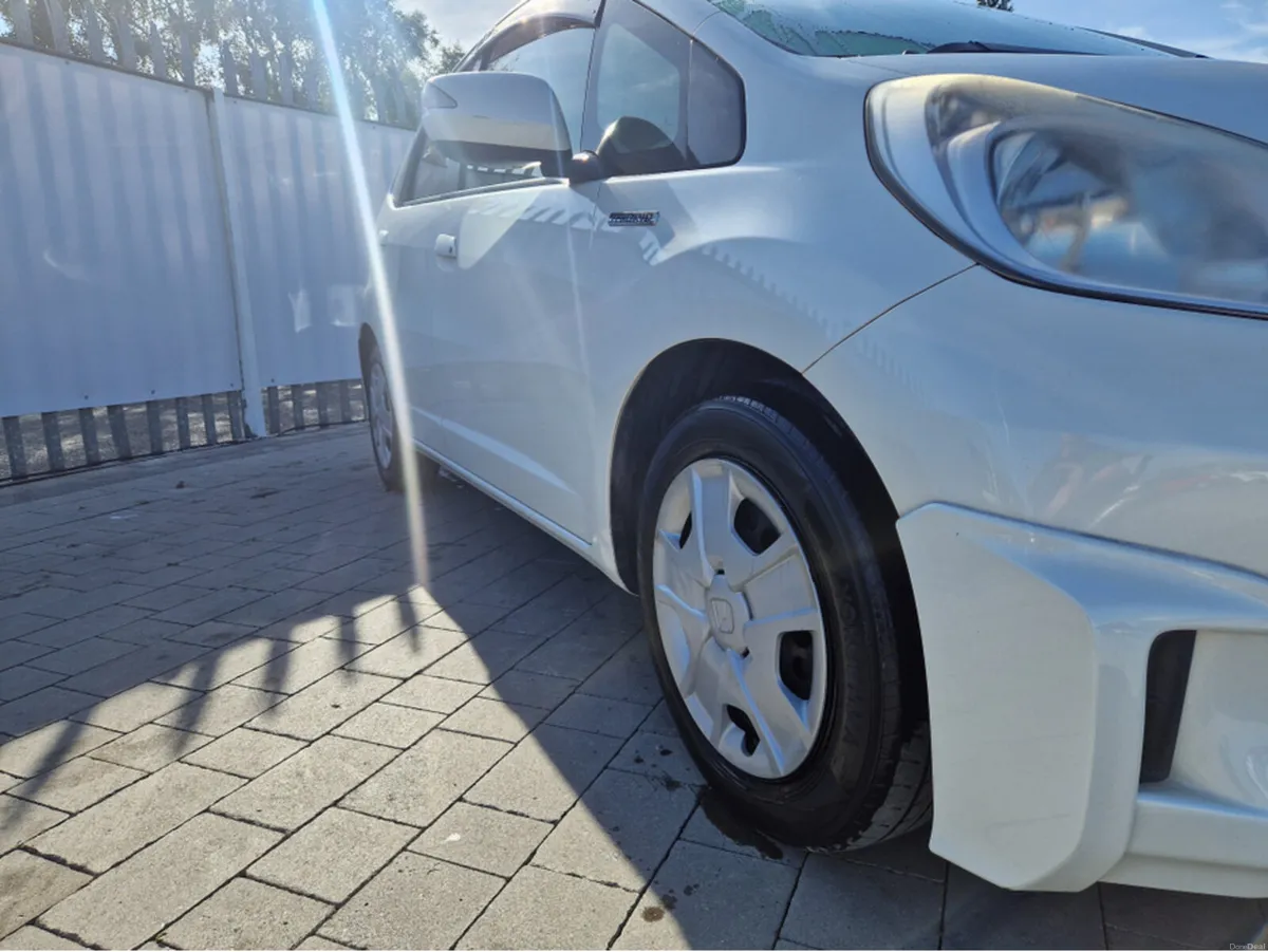 Honda Fit 1.3 HYBRID - Image 3