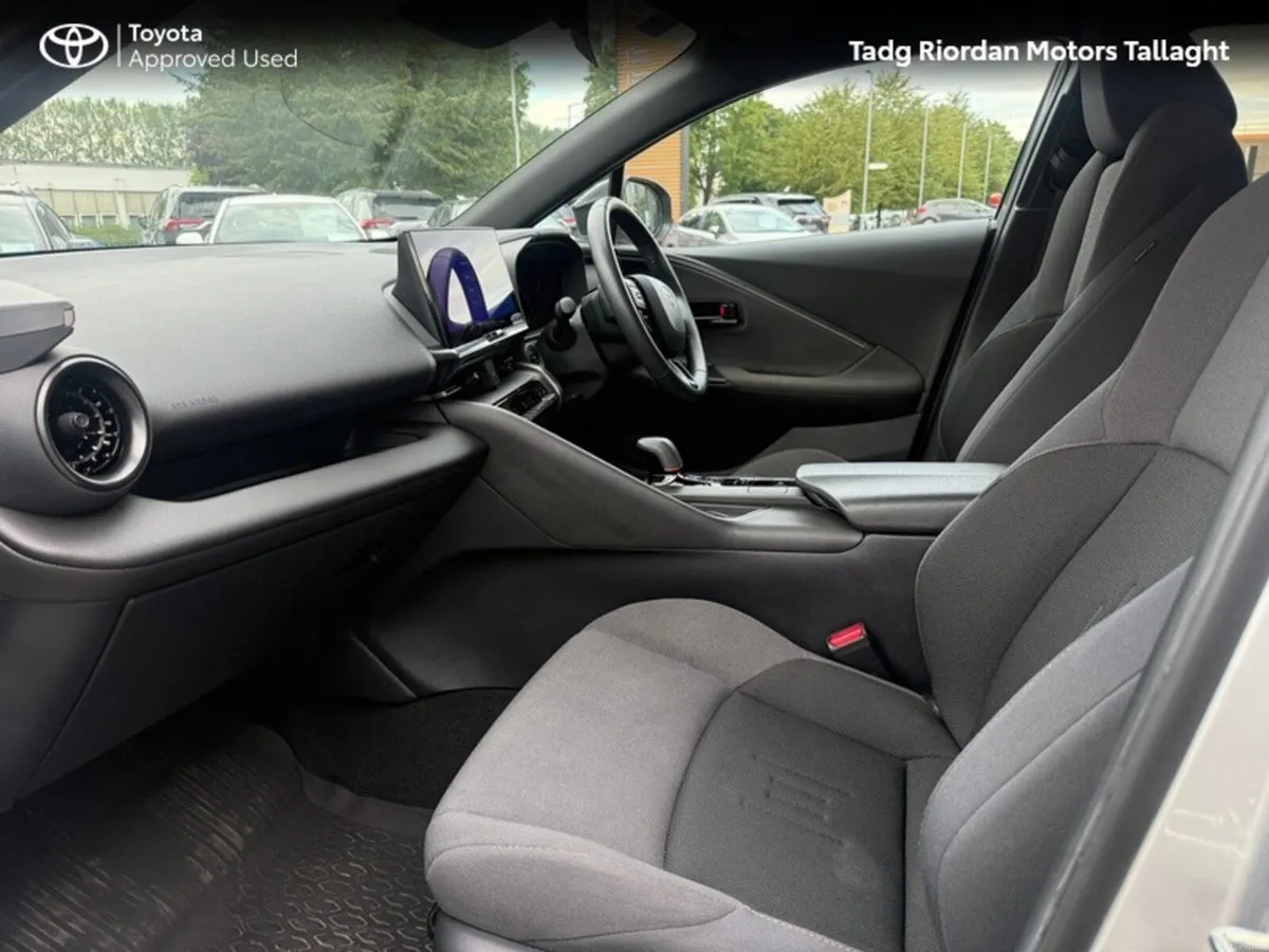 Toyota C-HR HYBRID SPORT+ - Image 6