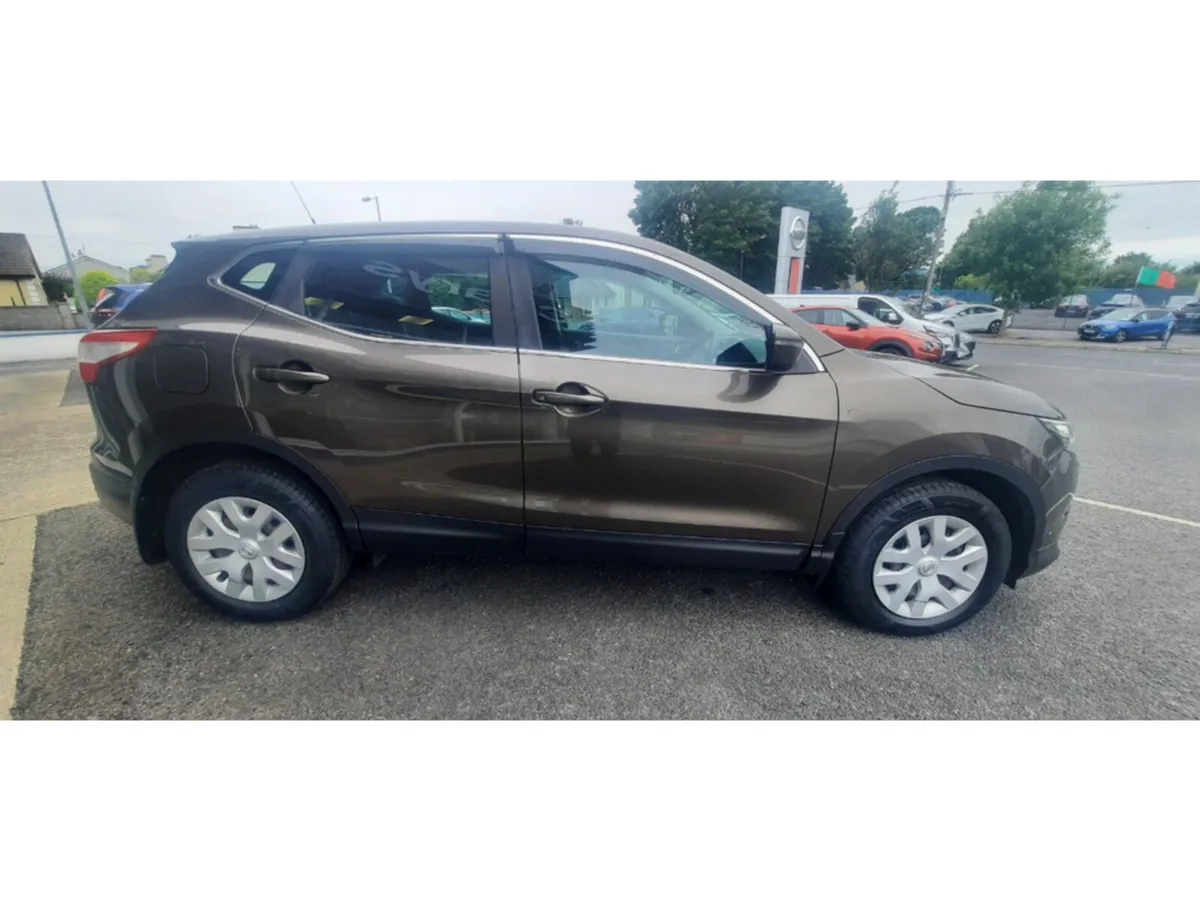 Nissan Qashqai 1.5 XE SAFETY PK E6 4DR - Image 4