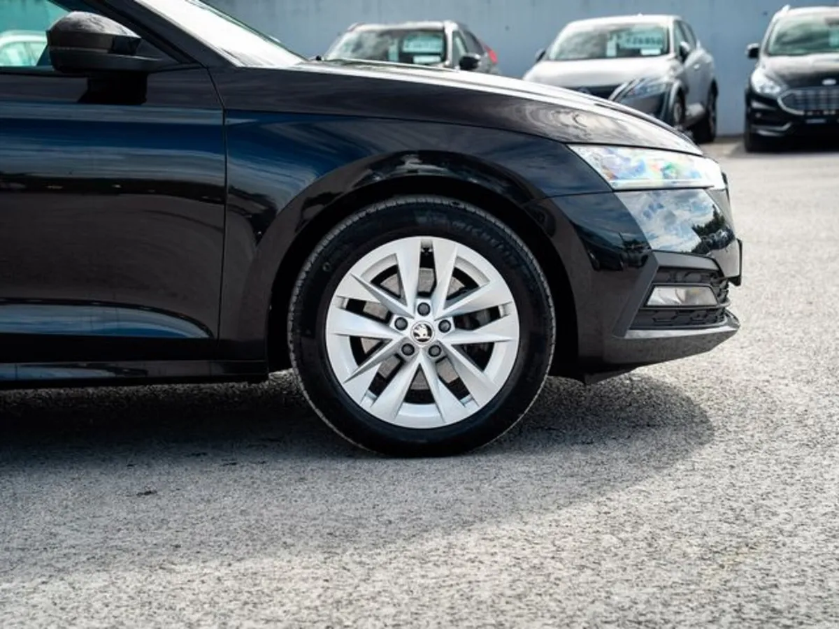 Skoda Octavia SE TECHNOLOGY TSI DSG - Image 3