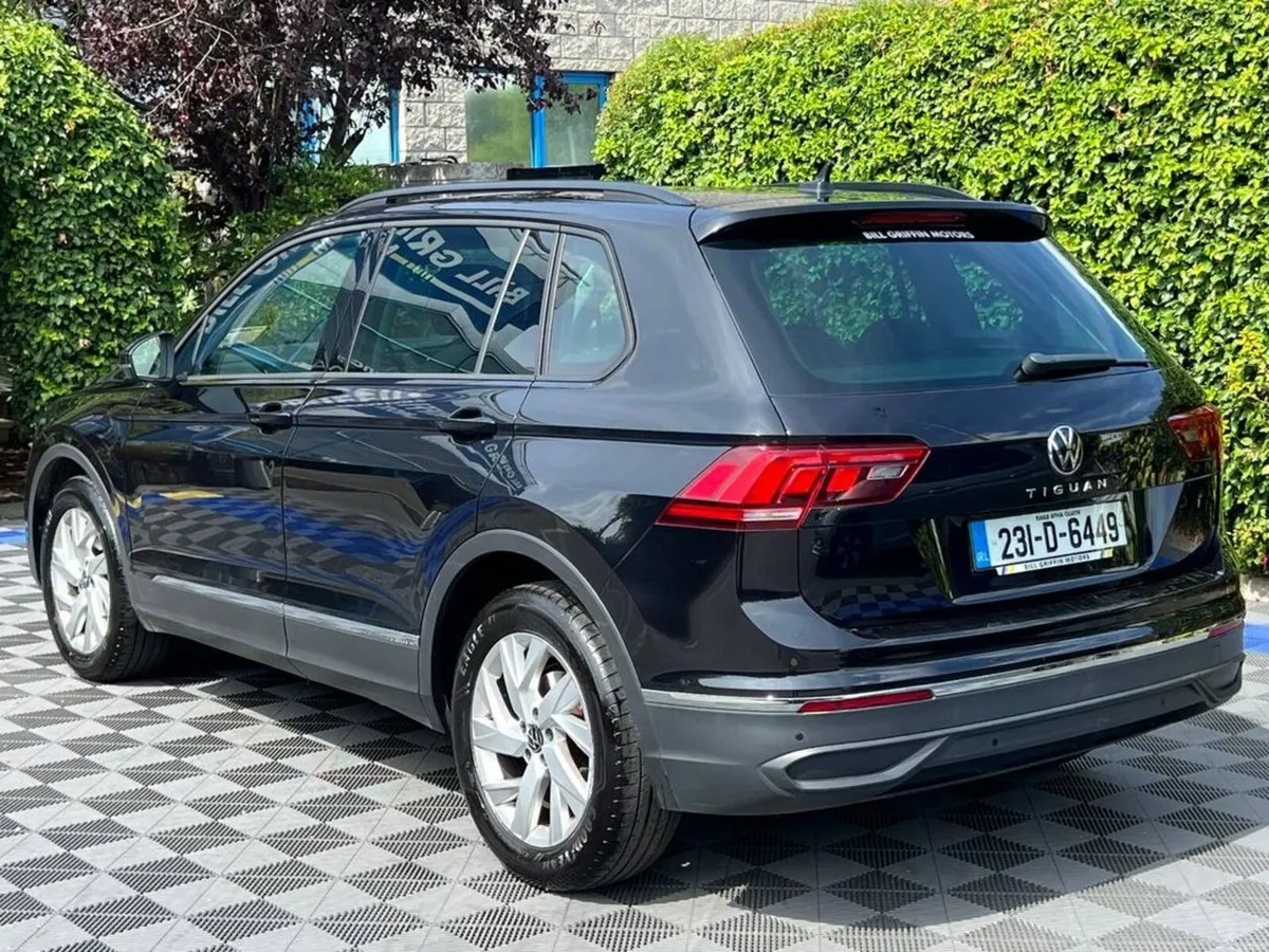 Volkswagen Tiguan LIFE 2.0 TDI // APPLE CARPLAY/AN - Image 5