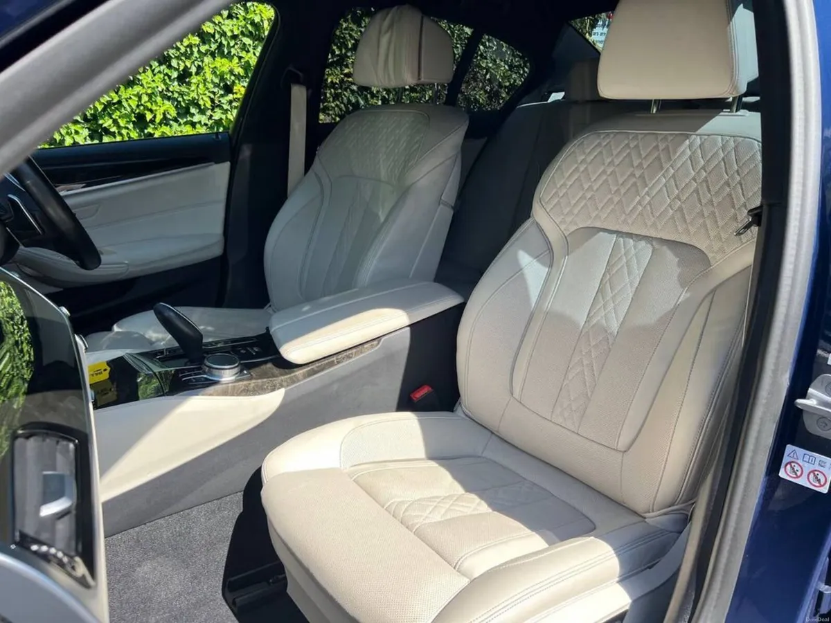 BMW 5-Series 530e LCI M-SPORT COMEPTITION 2.0 HYBR - Image 6