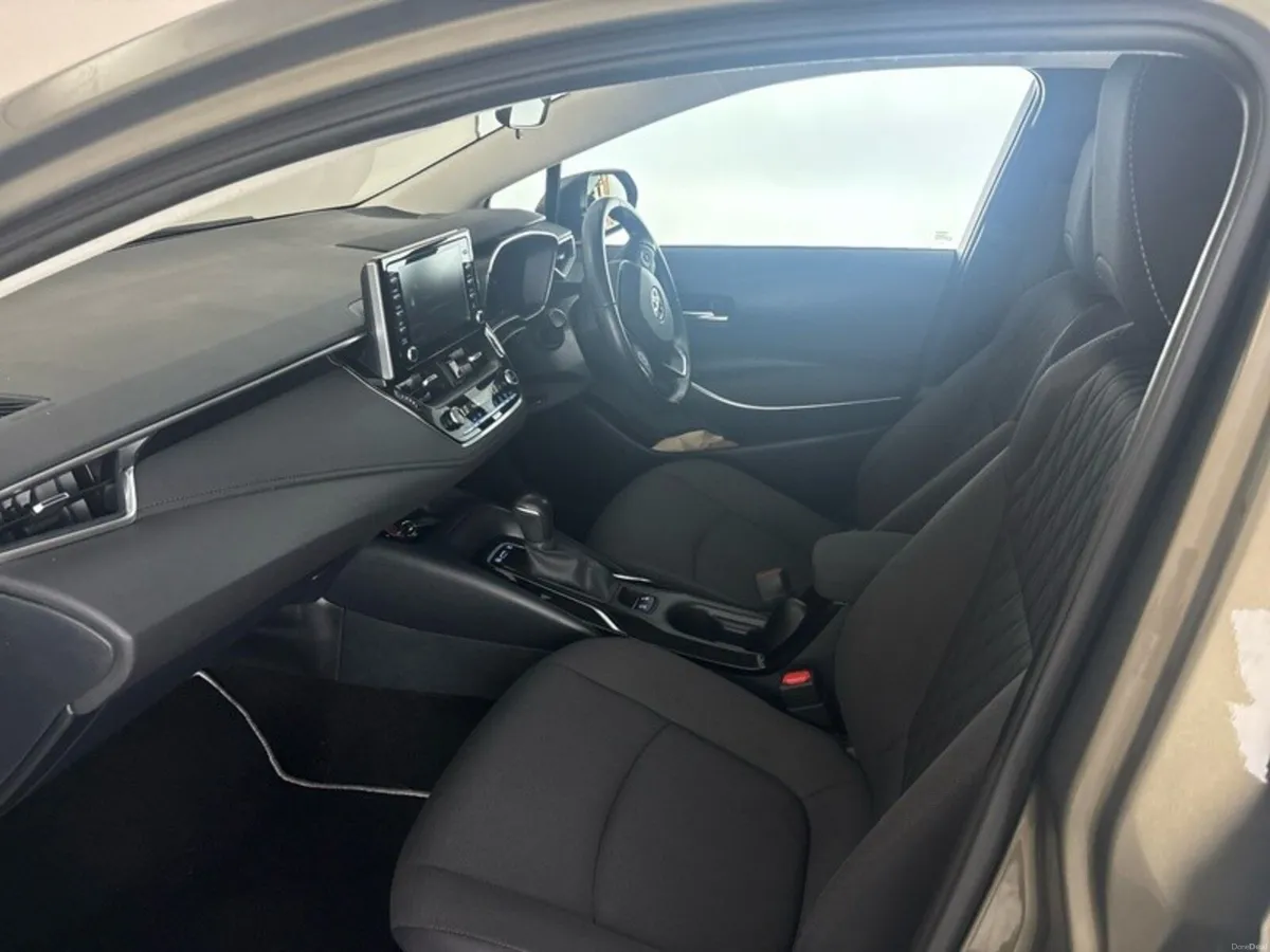Toyota Corolla HYBRID LUNA - Image 6