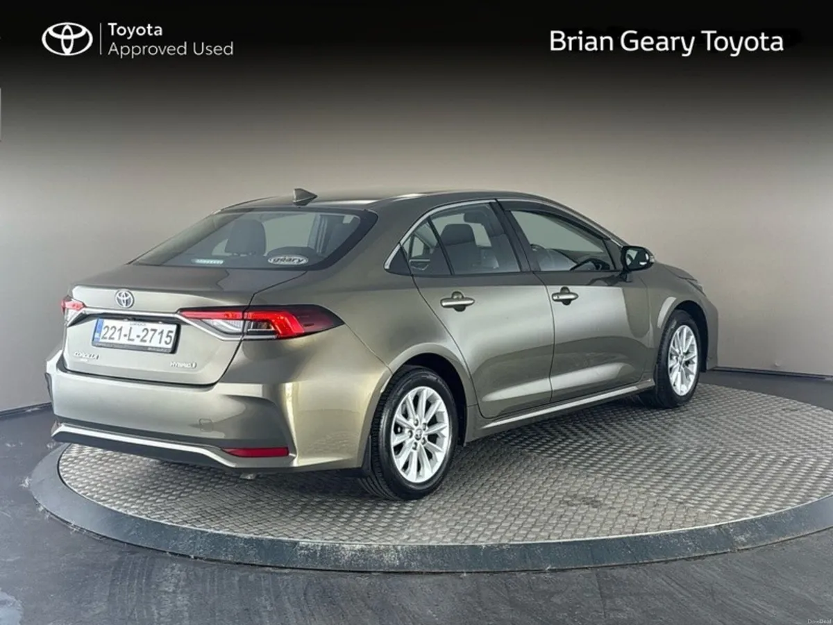 Toyota Corolla HYBRID LUNA - Image 2